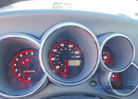 2008 Pontiac Vibe z USA, uszkodzony, nr VIN 5Y2SL658X8Z407218